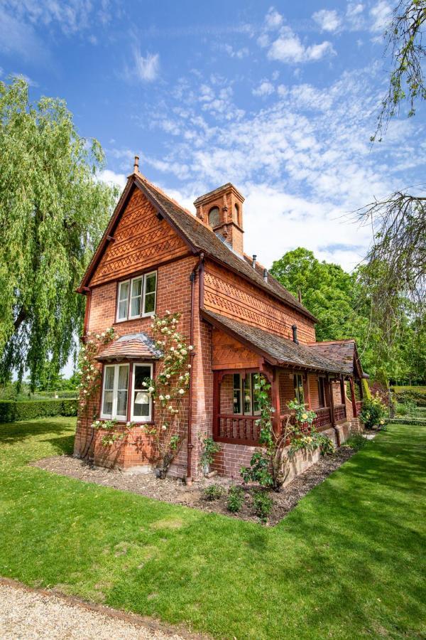 The Five Arrows Hotel Waddesdon Exterior photo
