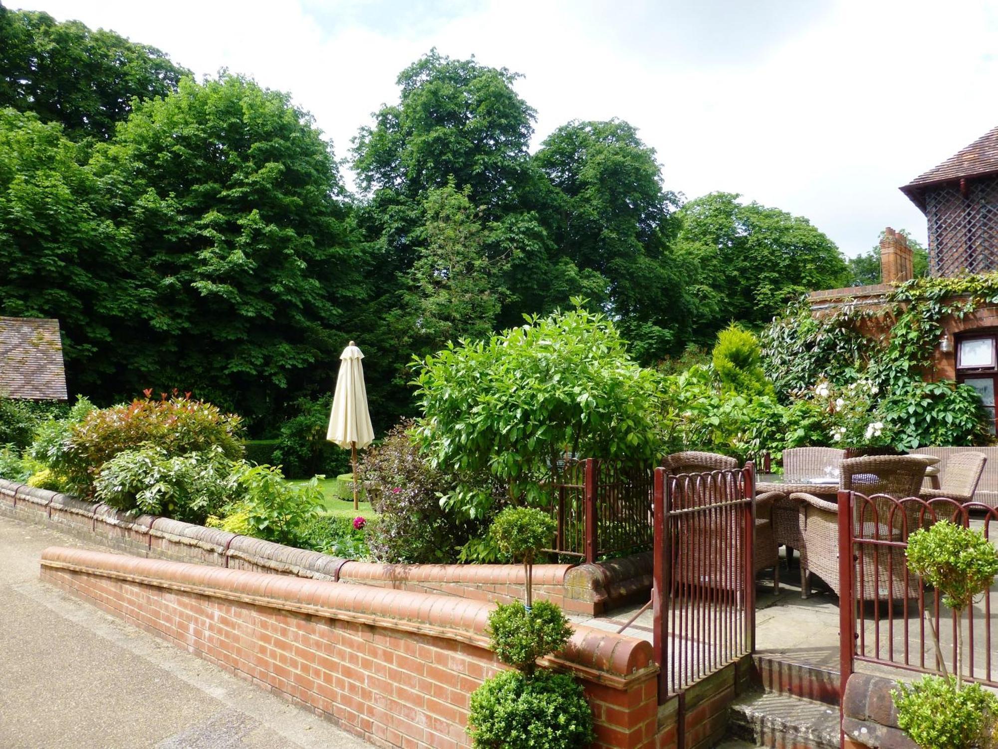 The Five Arrows Hotel Waddesdon Exterior photo